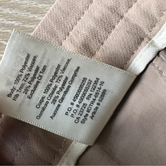 Aritzia Wilfred Beige Buffon Crepe Dressy Jogger Pants Made of Japanese Fabric - Picture 9 of 12